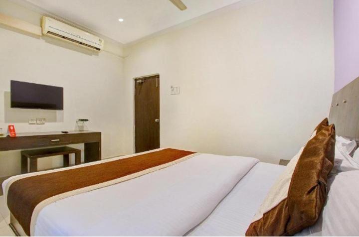 Blossoms Room The Plaza-Luxury Collection- Lakdikapul Hyderabad Exterior foto