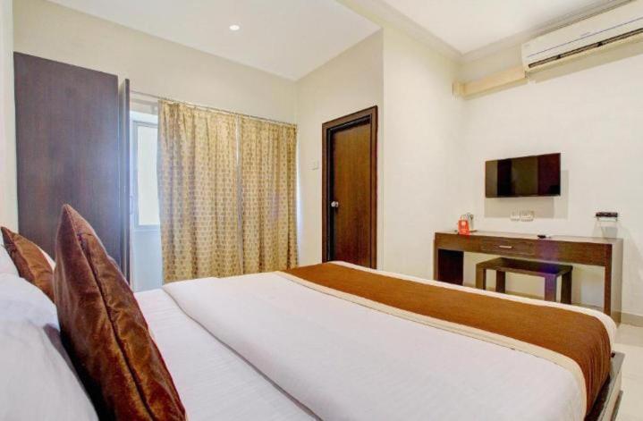 Blossoms Room The Plaza-Luxury Collection- Lakdikapul Hyderabad Exterior foto